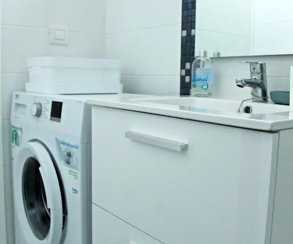 Aircon Americas 2min Off A 1 Bedrm Wifi Daire *